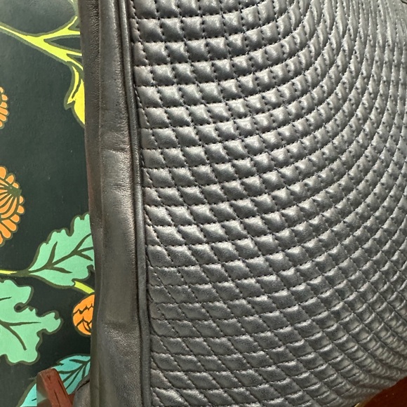 Bally Vintage Quilted Navy Lambskin Tote Bag with Gold Chain Details - Picture 7 of 7